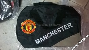 Túi đựng đồ bóng đá hình trống Manchester đen ghi