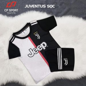 Áo bóng đá trẻ em CP CLB Juventus màu đen trắng năm 2020